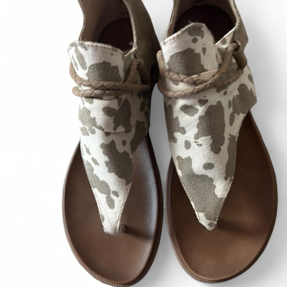Very G Brown and Tan Leather Sandals Classic Design